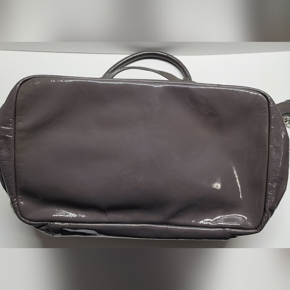 Badgley Mischka gray patent leather purse - Picture 4 of 11
